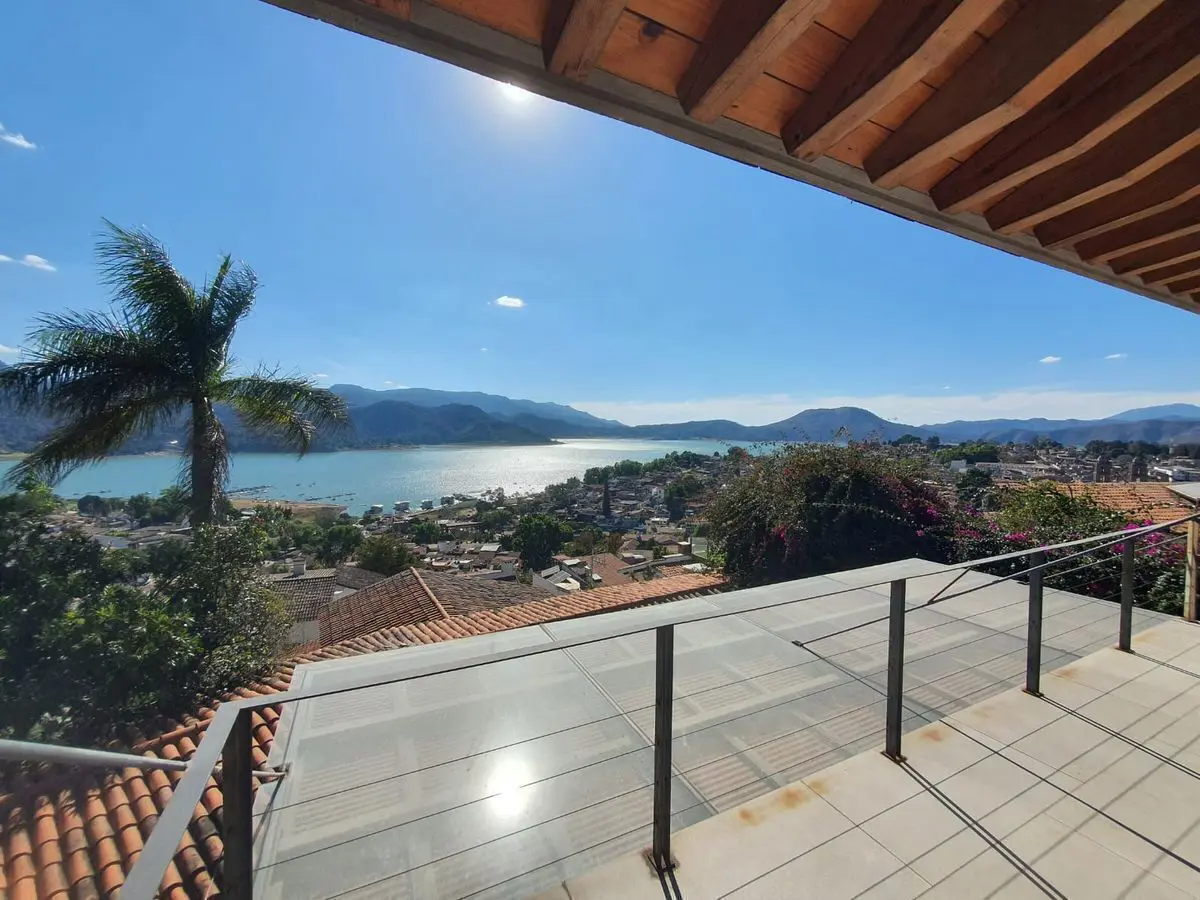 Casa en venta en Valle de Bravo, Valle de Bravo — foto 1 de 20