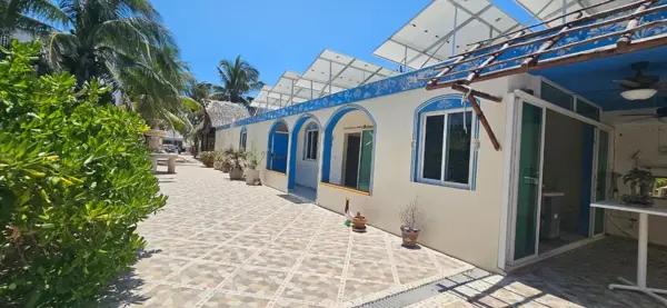 Casa en venta frente al mar  en playa chelem