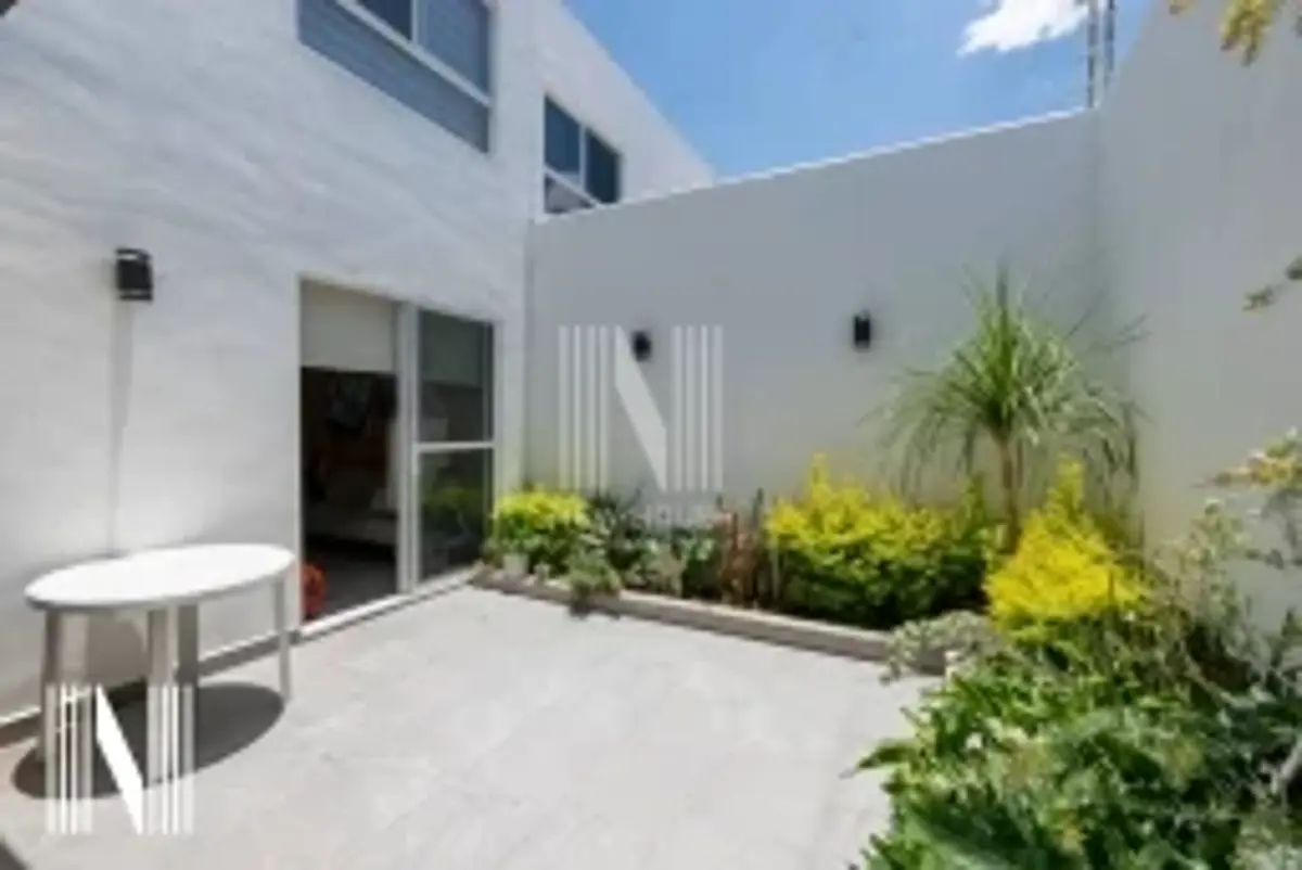 Casa en venta en Cordillera, León — foto 1 de 8