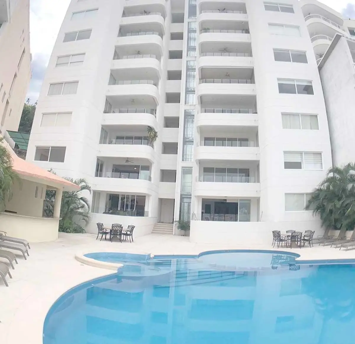 Departamento en venta en Playa Guitarrón, Acapulco de Juárez — foto 1 de 15