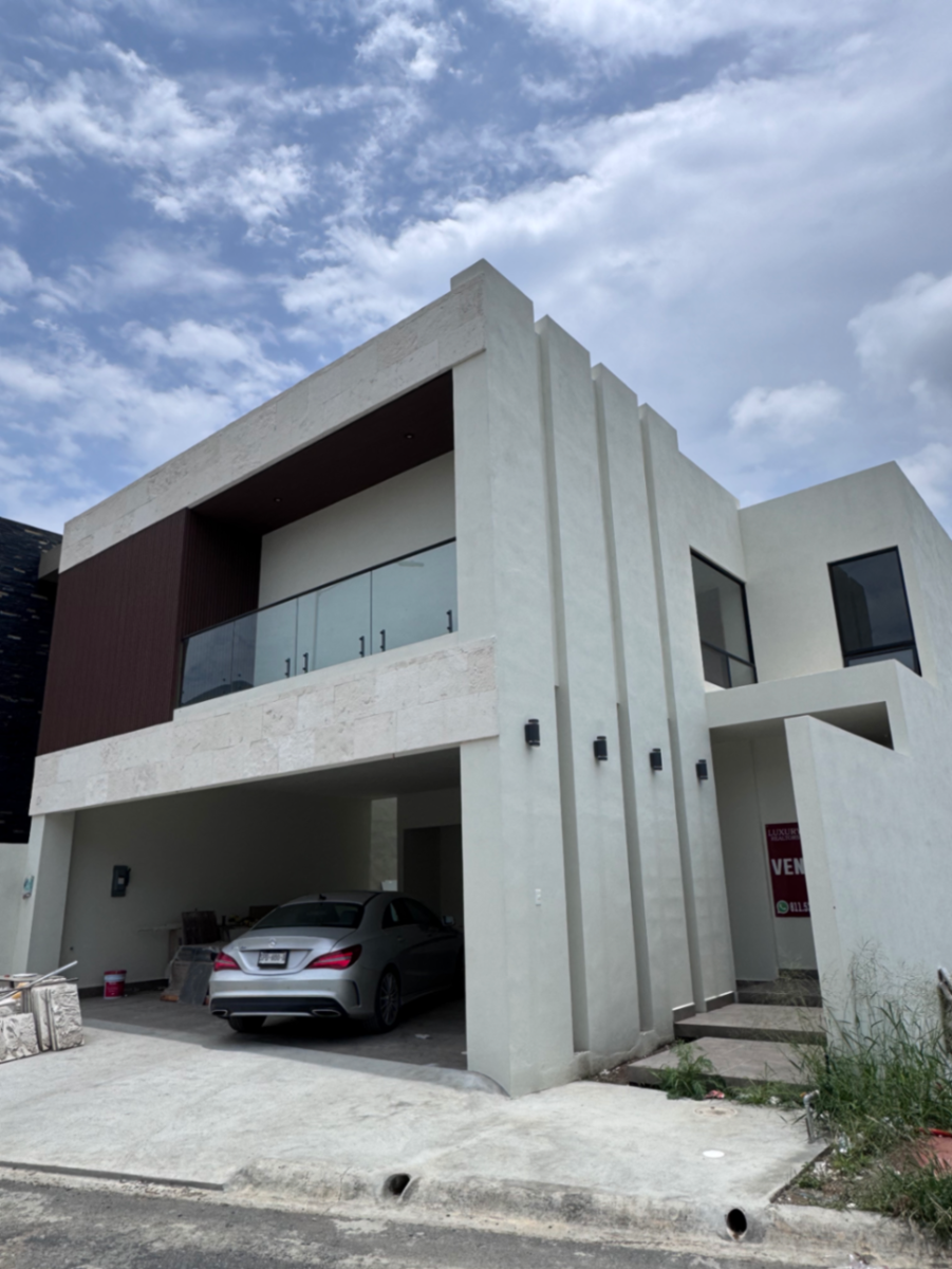 Casa en venta en El Uro, Monterrey — foto 1 de 32