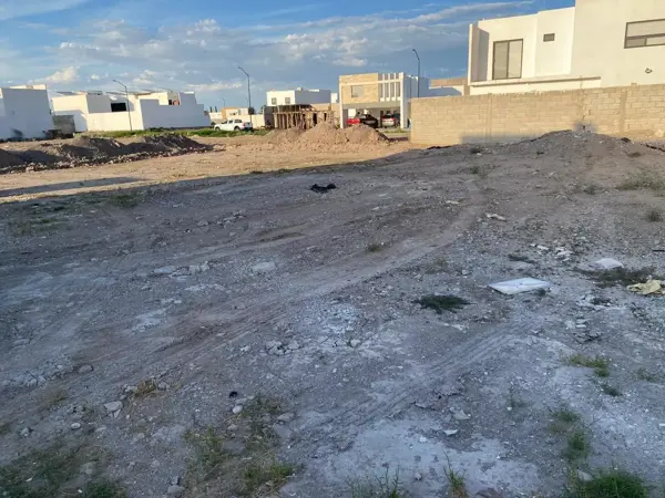 Terreno en venta en Villas del Renacimiento, Torreón — foto 2 de 14