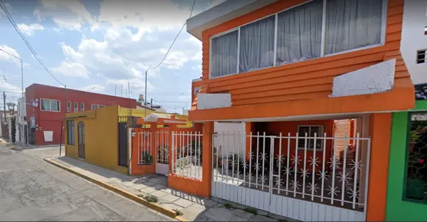 Venta de Casa en La Hacienda, Puebla - 4 Recámaras y Amplios Espacios