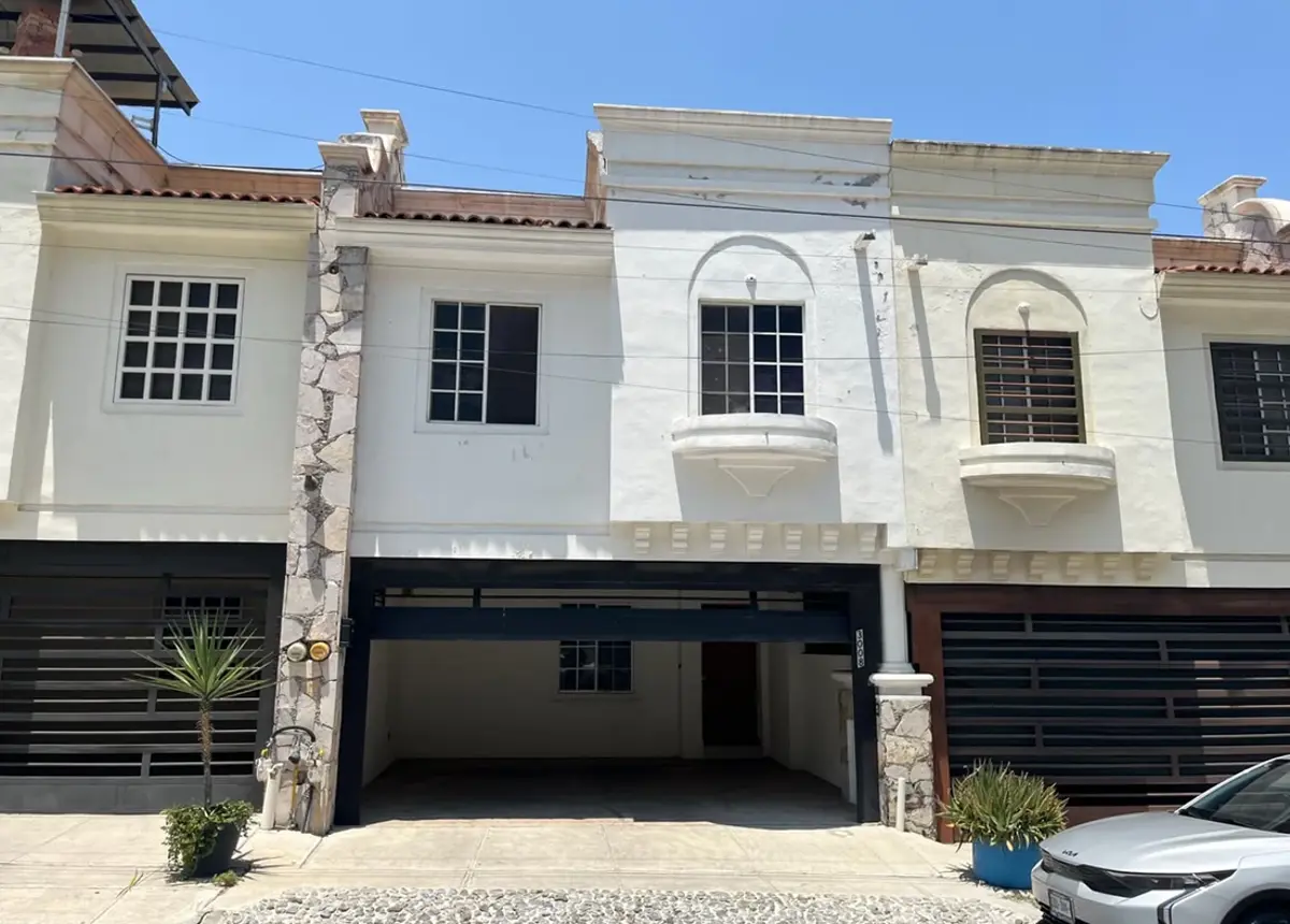 Casa en venta en Pedregal la Huasteca, Santa Catarina — foto 1 de 15