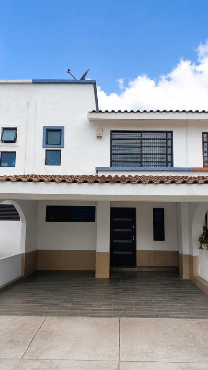 Casa en renta en Residencial San Marino, Irapuato — foto 1 de 37