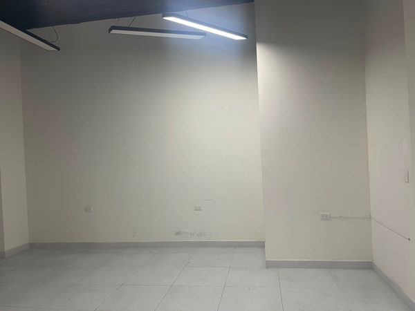 Local en renta en Colinas de San Jeronimo, Monterrey — foto 2 de 5
