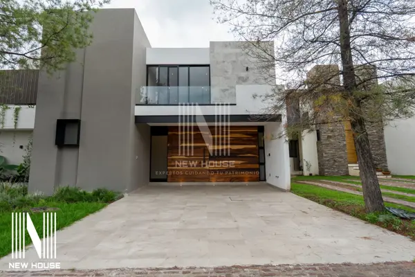 Casa en venta en La Campiña del Bosque, León — foto 2 de 48
