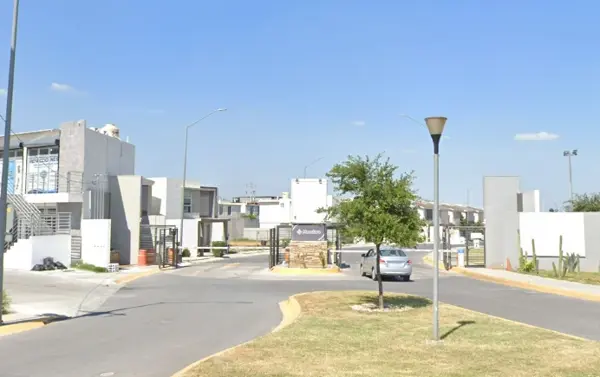 Casa en venta en Residencial Mandara, García Nuevo León, compra con el banco, no se aceptan créditos