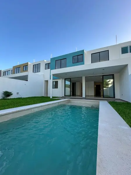 CASA EN VENTA EN RESIDENCIAL EN CONKAL