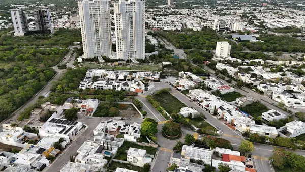 Terreno en venta en Altabrisa, Mérida — foto 2 de 5