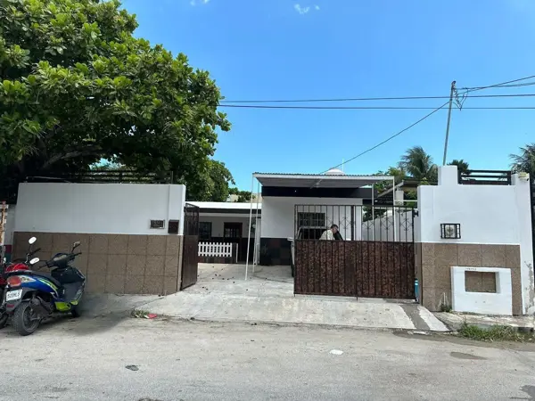 Casa en venta en Yucalpeten, Progreso — foto 2 de 13
