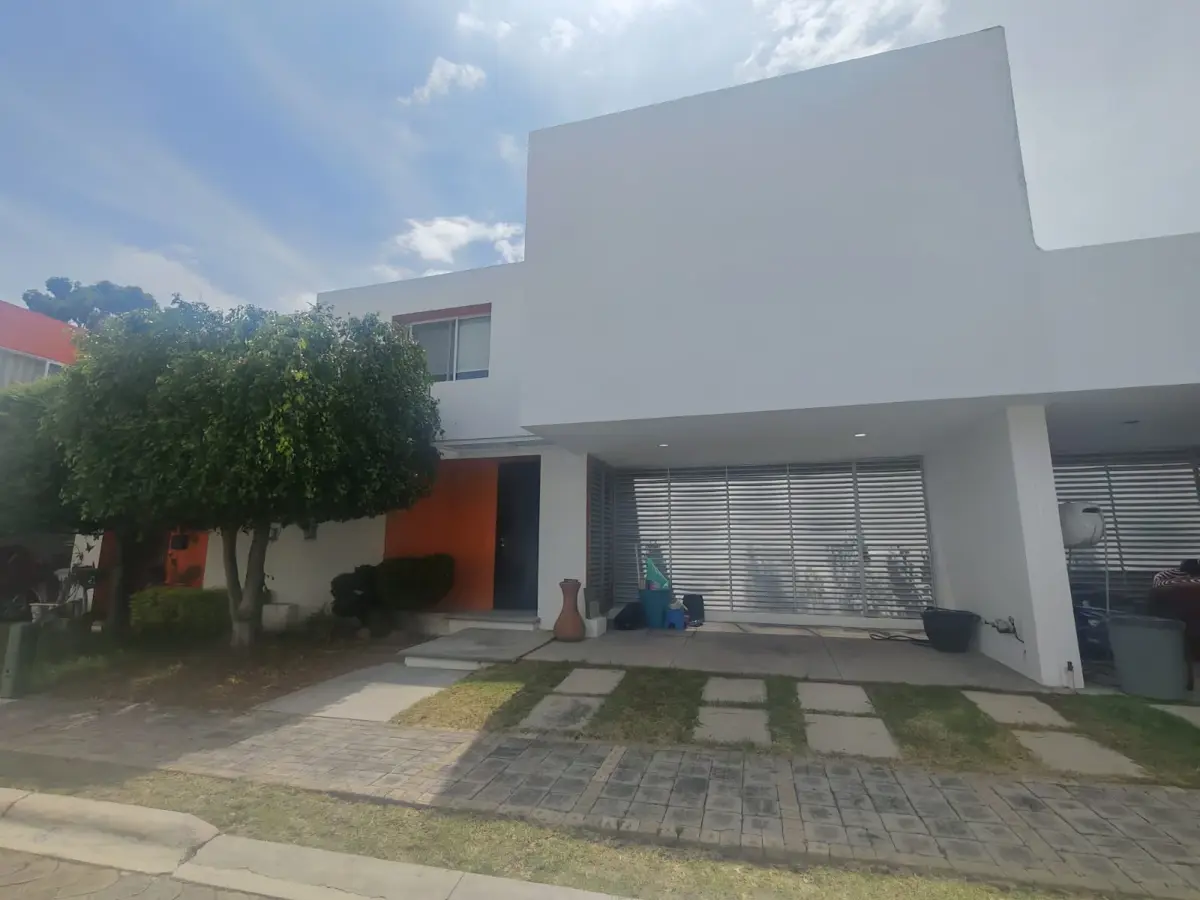 Casa en renta en Lomas de Angelópolis II, San Andrés Cholula — foto 1 de 25