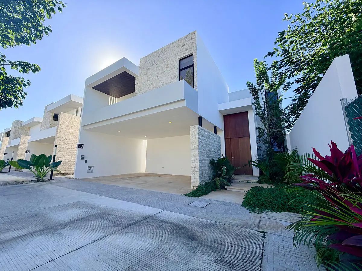 Casa en venta en Temozon Norte, Mérida — foto 1 de 32