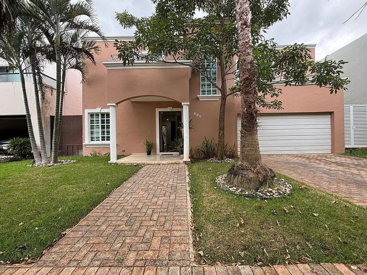 Casa en venta en Algarrobos Desarrollo Residencial, Mérida — foto 1 de 35