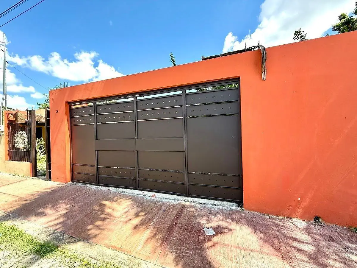 Casa en venta en Manuel Avila Camacho, Mérida — foto 1 de 21