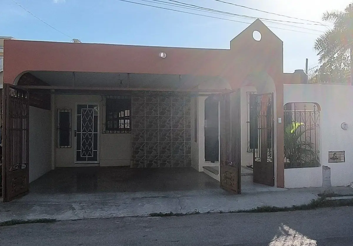 Casa en venta en Las Brisas Del Norte, Mérida — foto 1 de 16