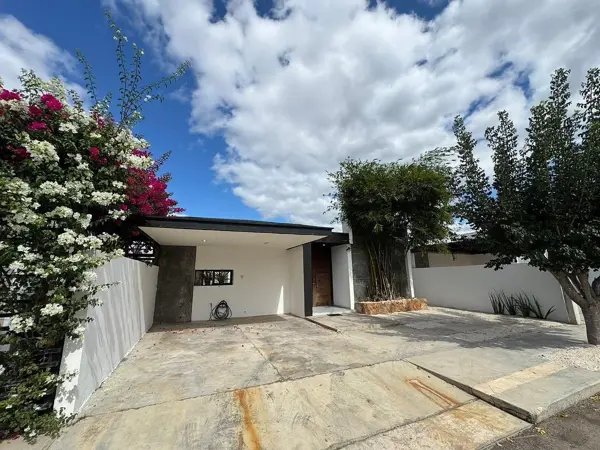 Casa en Venta de Una Solo Planta en Conkal I 3 Hab