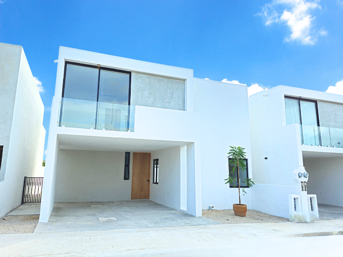 Casa en venta en Sitpach, Mérida — foto 1 de 18