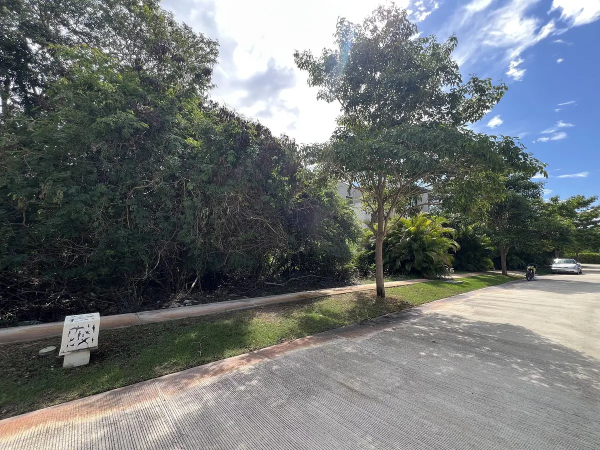 Terreno en venta en Yucatán Country Club, Mérida — foto 1 de 8