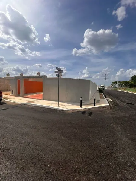 Venta de Casa Nueva en Caucel Ubicada en Esquina