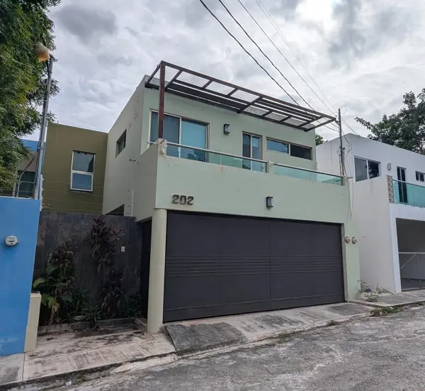 CASA EN VENTA I CERCA A MACROPLAZA