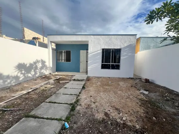 Venta en Ciudad Caucel con Terreno de 8 X 25