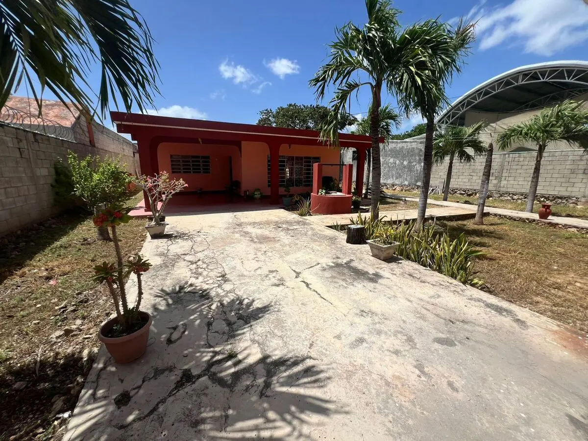 Casa en venta en Leandro Valle, Mérida — foto 1 de 10