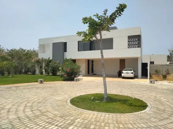 Venta de Casa en Temozon Norte 6 Recamaras