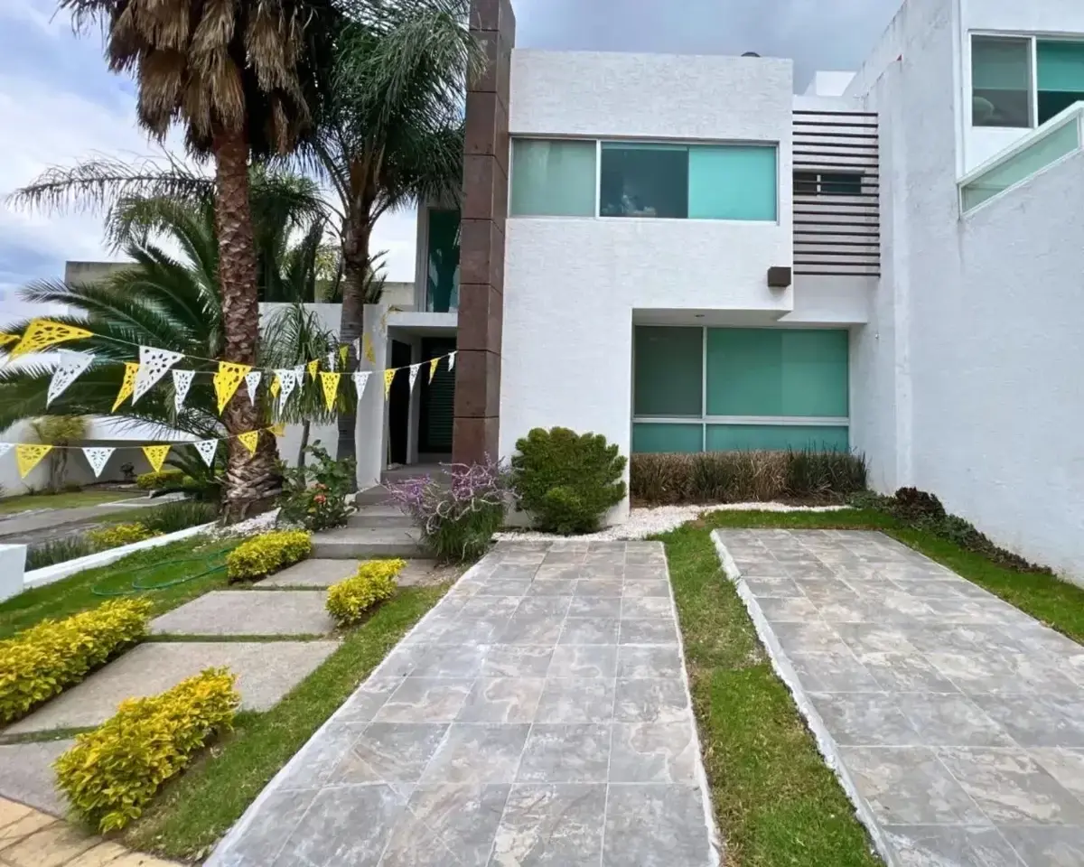 Casa en venta en Gran Jardin, León — foto 1 de 10