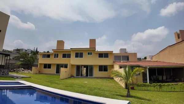 Casa en Paraíso | Residencia Moderna con Doble Altura, 4 Recámaras y Amenidades Tipo Resort