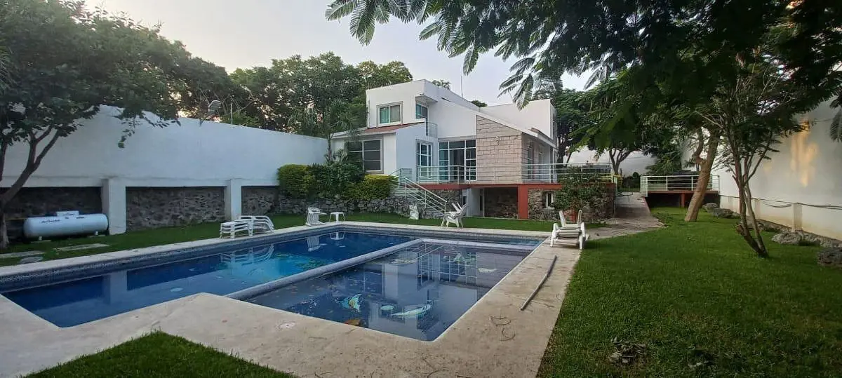CASA EN PEDREGAL DE LAS FUENTES CASA EN PEDREGAL DE LAS FUENTES