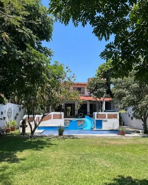 Casa en Maravillas  | Residencia Amueblada con Amplio Jardín, Alberca y Excelente Ubicación