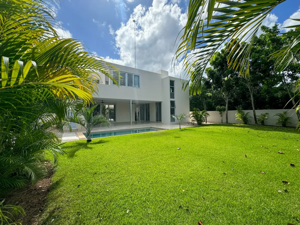 Casa en venta en Yucatán Country Club, Mérida — foto 1 de 16