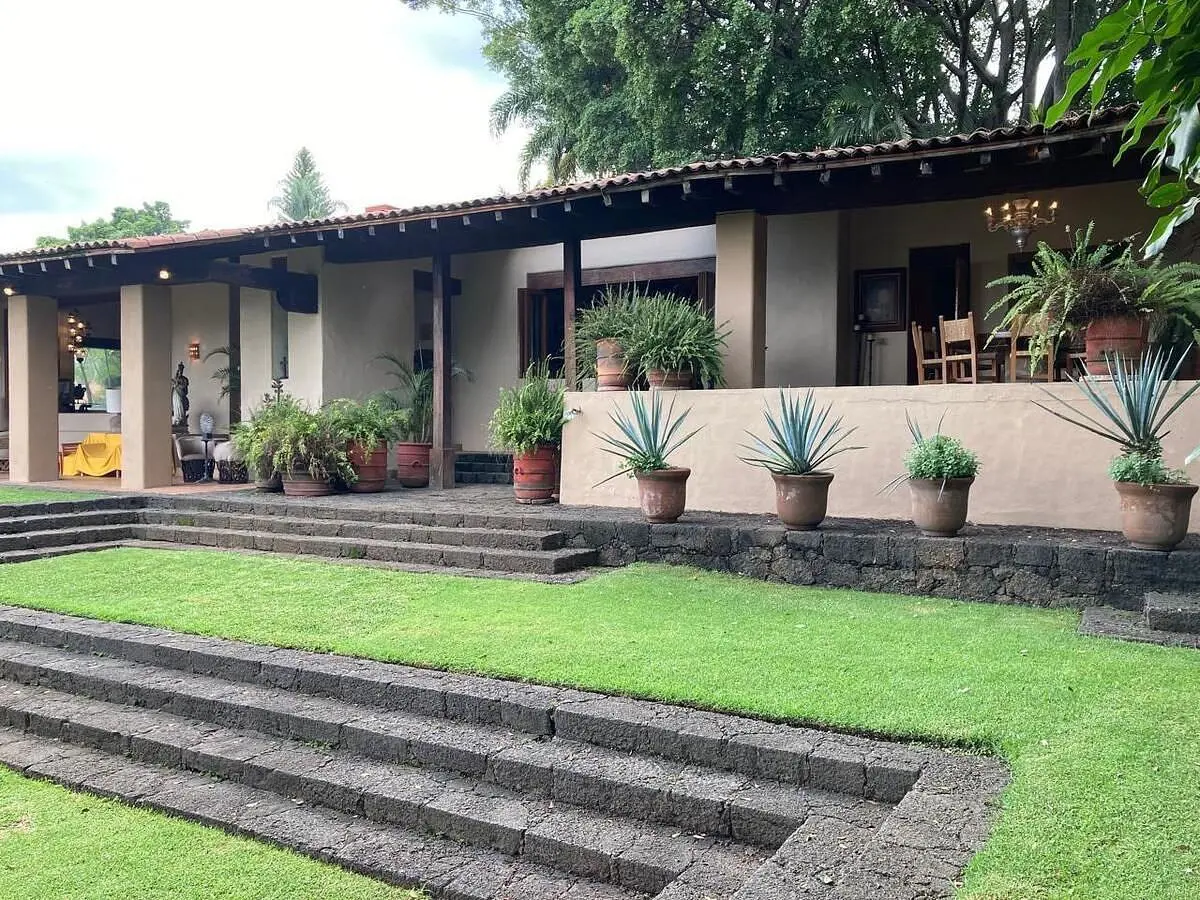 Casa en venta en Los Limoneros, Cuernavaca — foto 1 de 43
