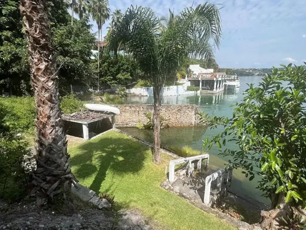 Casa en venta en Tequesquitengo, Jojutla — foto 2 de 23