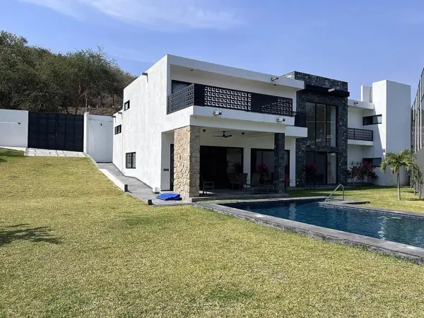 Casa en venta en Tequesquitengo, Jojutla — foto 2 de 26