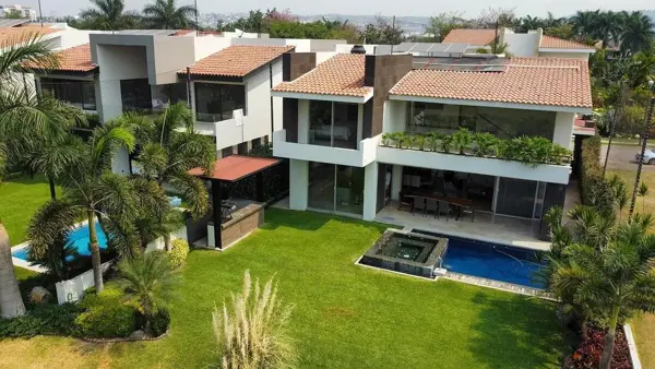 Casa en Paraíso Country Club | Residencia de Lujo con Vistas al Campo de Golf y Amenidades Premium