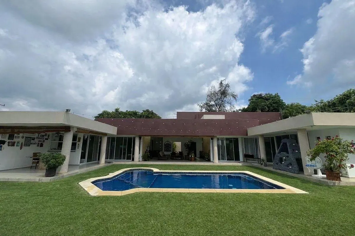 Casa de Un Nivel con Amplio Jardín y Alberca en Fracc. Tamoanchan | Jiutepec Casa de Un Nivel con Amplio Jardín y Alberca en Fracc. Tamoanchan | Jiutepec
