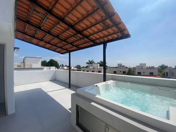 Casa en Rincones de la Herradura | Residencias Modernas con Roof Garden, Jacuzzi y Vista al Bosque Casa en Rincones de la Herradura | Residencias Modernas con Roof Garden, Jacuzzi y Vista al Bosque