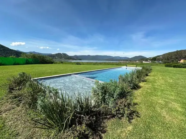 Casa en renta en San Gaspar el Lago, Valle de Bravo — foto 2 de 17