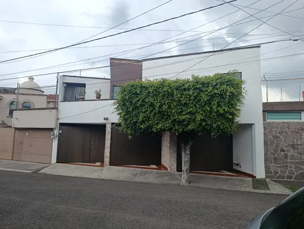 Casa en Venta en Chapultepec Sur, Morelia: Amplia, Bien Ubicada y con Excelente Precio Casa en Venta en Chapultepec Sur, Morelia: Amplia, Bien Ubicada y con Excelente Precio