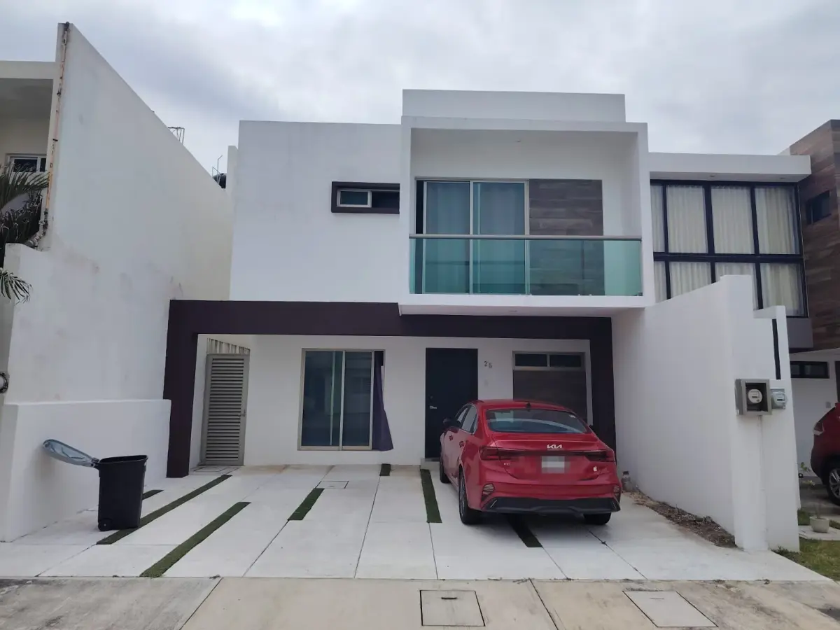 Casa en renta en Lomas de la Rioja, Alvarado — foto 1 de 13