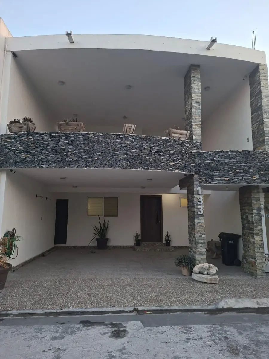 Casa en venta en Los Olivos Residencial, Apodaca — foto 1 de 12