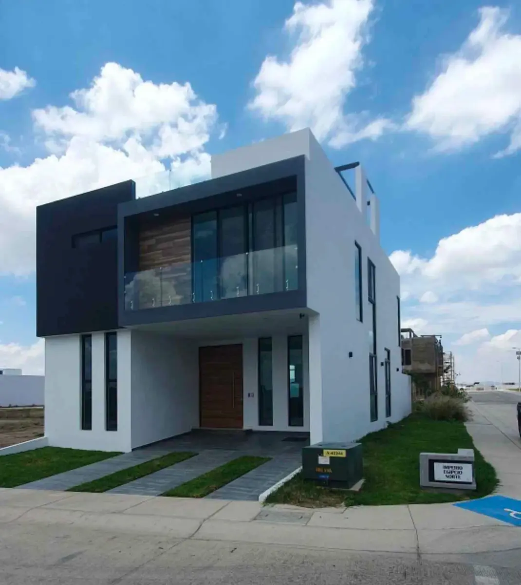 Casa en venta en Valle Imperial, Zapopan — foto 1 de 9