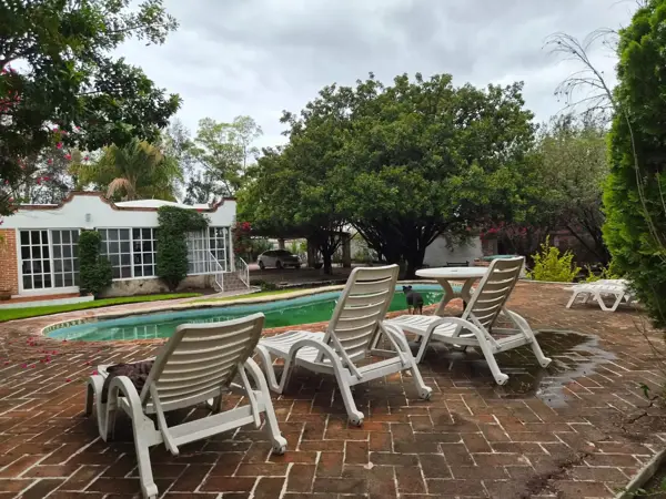 Residencia de un nivel con alberca y amplio jardín en venta – Tequisquiapan, Querét