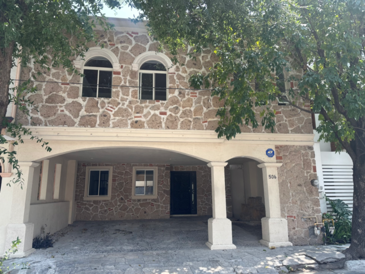 Casa en renta en Hacienda del Valle, San Pedro Garza García — foto 1 de 41