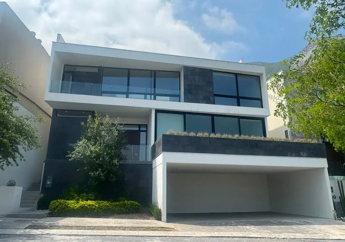 Casa en venta en Residencial Cordillera, Santa Catarina — foto 1 de 18