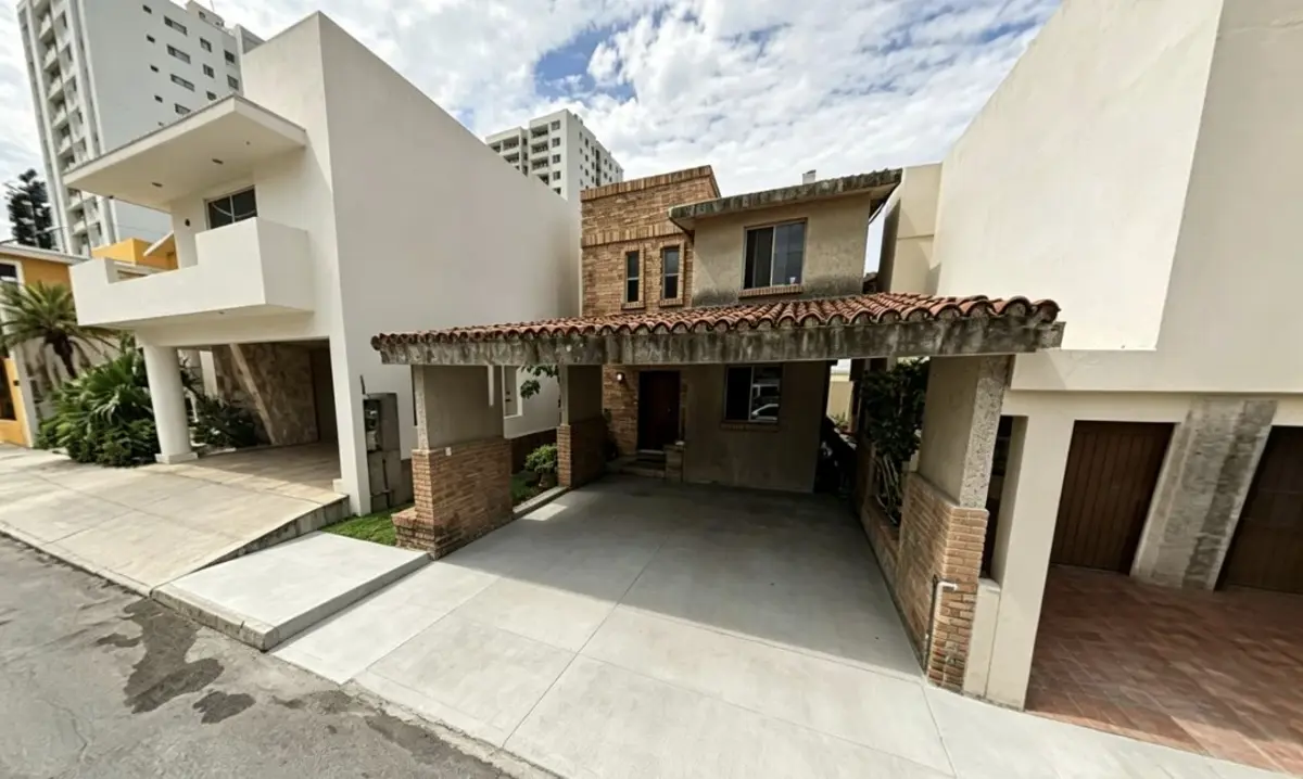 Casa en venta en Lomas de Rosales, Tampico — foto 1 de 7