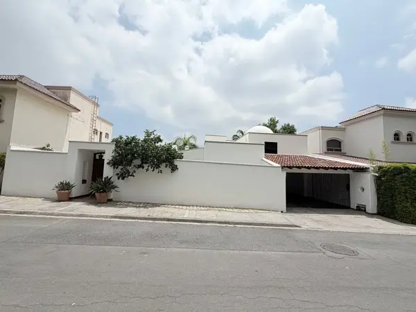 Casa en venta en Valle Alto, Monterrey — foto 2 de 16
