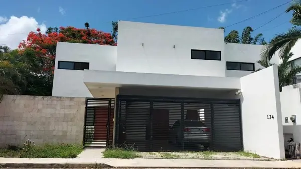 Casa en Renta de 3 Habitaciones y Piscina en Montes de Ame, Mérida